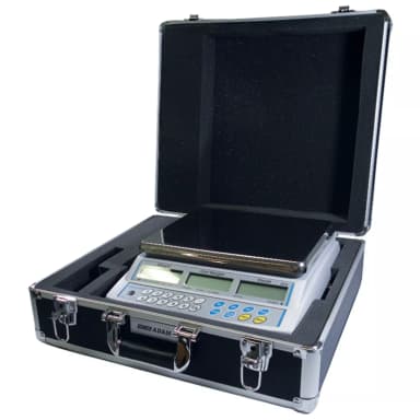 Hard carrying case with lock